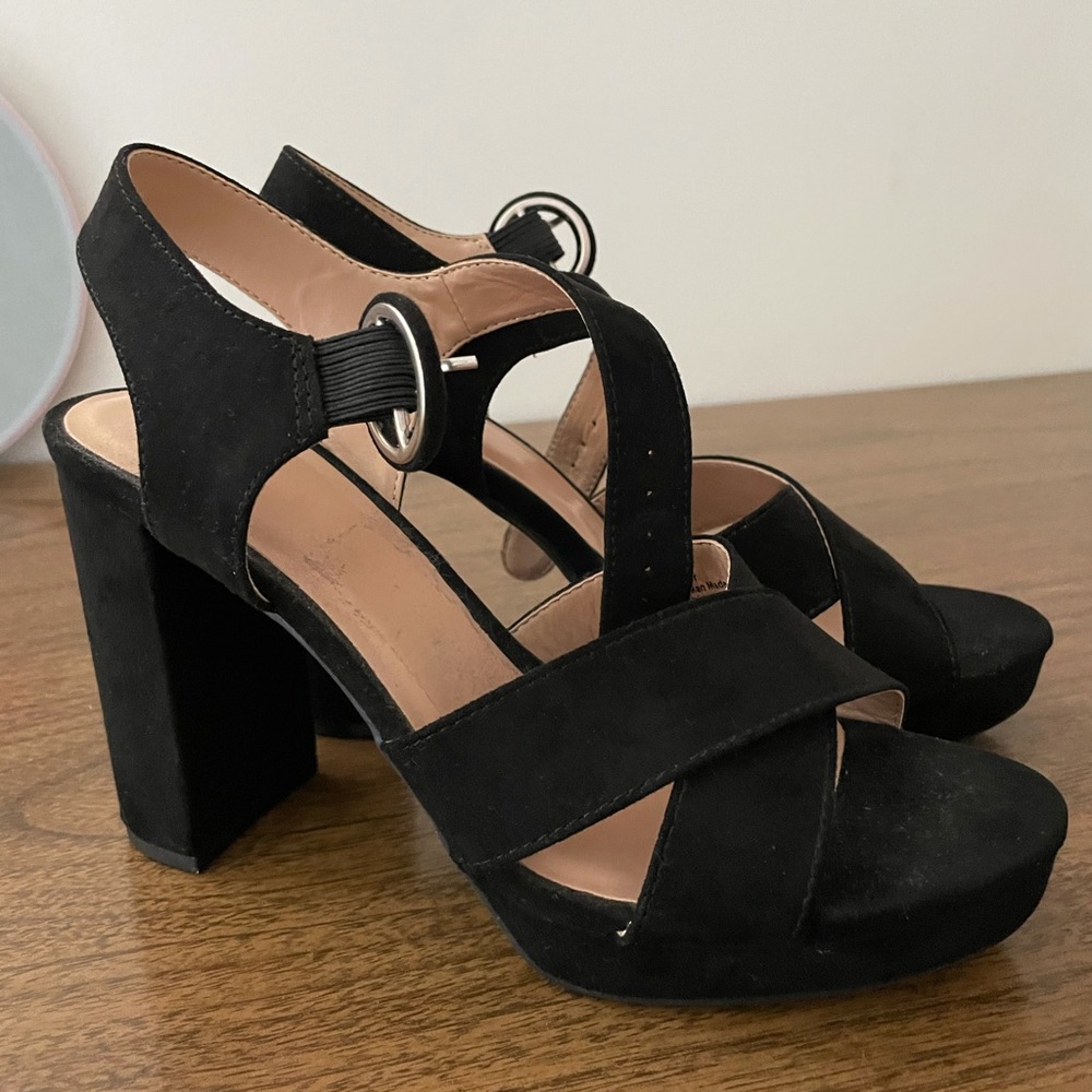 PERFECT PROM OR HOCO HEELS